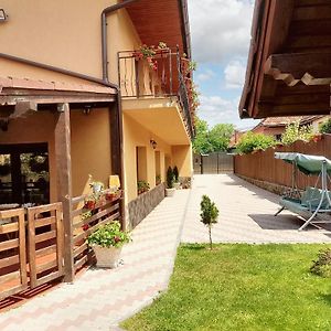 3 Bedrooms House With Furnished Terrace And Wifi At Sacele Săcele Exterior photo