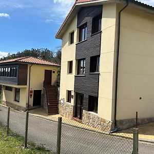 Apartamentos La Peral La Peral (Salas, Asturias) Exterior photo