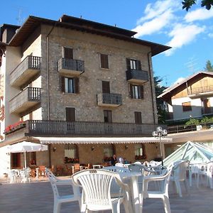 Hotel Carrara Serina (Lombardy) Exterior photo