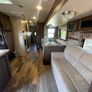 Camper Rv1 With Private Entrance And Free Parking Moreno Valley Exterior photo