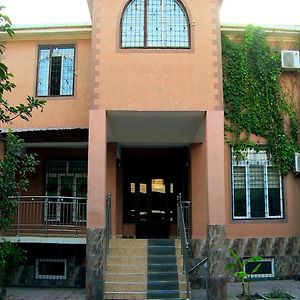 Orom Hostel Dushanbe Exterior photo