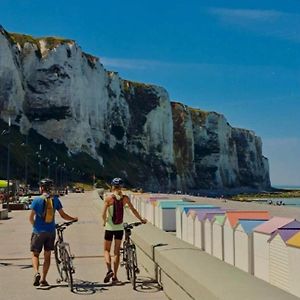 Les Delices Normands, Chambres Doubles, Privees A Dieppe Proche Centre-Ville, Tres Bon Emplacement Avec Parking Prive Et Grand Jardin Exterior photo