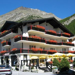 Hotel Restaurant Mattmarkblick Saas-Almagell Exterior photo