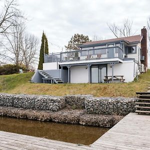 Narrows Nook - Prince Edward County Waterfront Deseronto Exterior photo