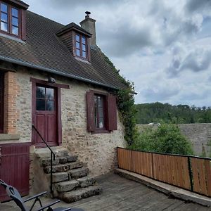 Gite "La Petite" Saint-Benoit-du-Sault Exterior photo