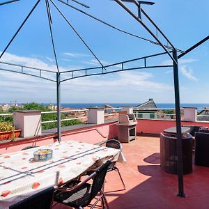 La Terrazza San Bartolomeo Al Mare Exterior photo