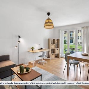 Zurich 2-Bedroom Apartment With Comforts Zurique Exterior photo