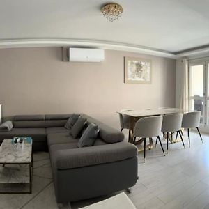 Logement Entier : Appartement Levallois-Perret Exterior photo