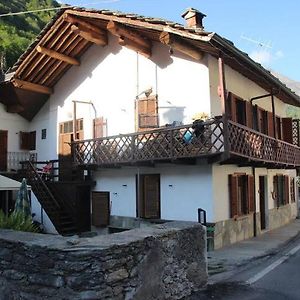 Tipica Casa Di Montagna Nelle Valli Di Lanzo Groscavallo Exterior photo