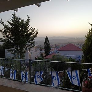 הסוויטה של דפנחי Ramat Yishay Exterior photo