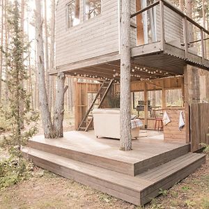 A Cozy Treehouse For Two Orissaare Exterior photo