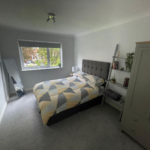 Canal Side Retreat - 2 Bedroom Apartment Heybridge (Maldon) Room photo