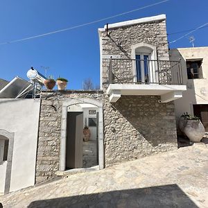 Astra House Vrachasi Exterior photo