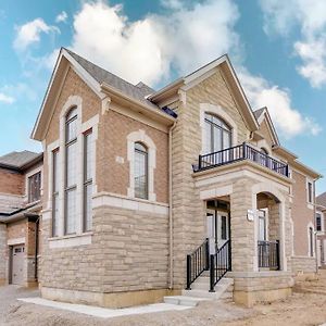 Brand New 4 Bedroom House Brampton Exterior photo