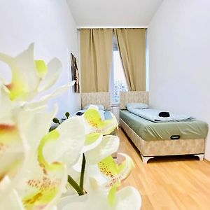Comfortable Room In The 23Rd District Of Vienna Fr4 Viena Exterior photo
