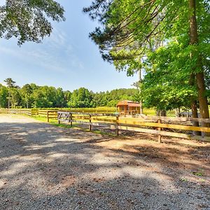 Waterfront Benson Retreat Rescue Farm With A Lake! Exterior photo