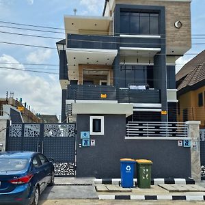 Sapphire Residences By Crystal Magodo Ikeja Exterior photo