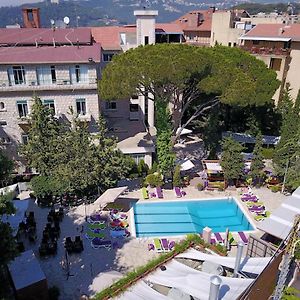 Garden Hotel Brumana Exterior photo