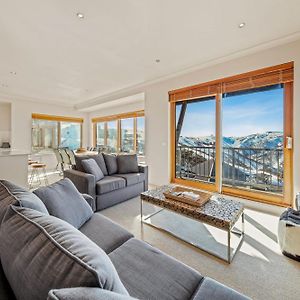 Schnapps Penthouse Ski Apt With Undercover Parking Mount Hotham Exterior photo