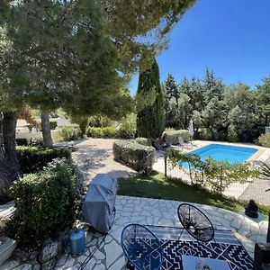 Villa Avec Piscine Au Coeur De La Campagne Provencale Lançon-Provence Exterior photo