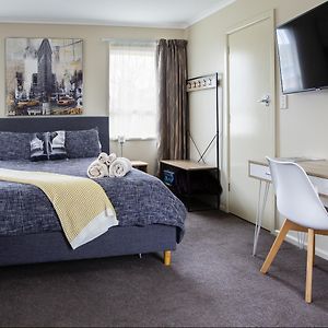 Chic Private Studio 5 Mins From Airport And Shops Christchurch Exterior photo