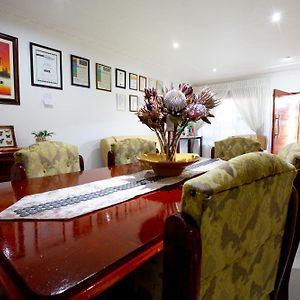 Emthonjeni Bed & Breakfast Soweto Exterior photo