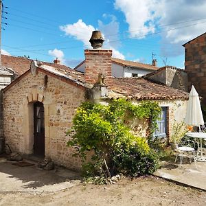 Gatekeepers Cottage Tiny House, Taize, Deux-Sevres, Velo Francette Taizé Exterior photo