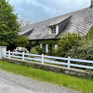 Une Pause En Correze Sarroux Exterior photo