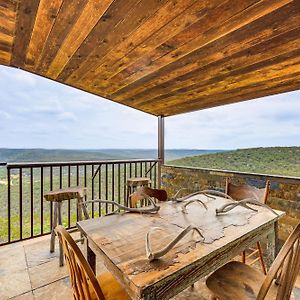 Scenic Leakey Vacation Rental With Private Patio! Exterior photo