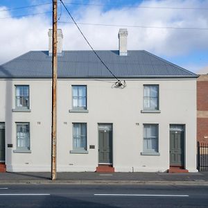 Urban Nook Serviced Apartments Launceston Exterior photo