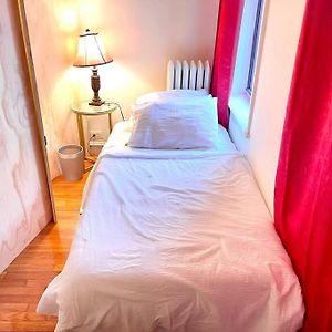 Single Bed Share Room By Month Manhattan Nova York Exterior photo