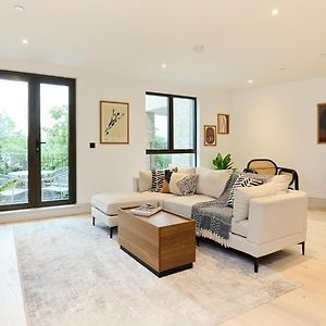 The South Wimbledon Place - Adorable 2Bdr Flat With Balcony Londres Exterior photo