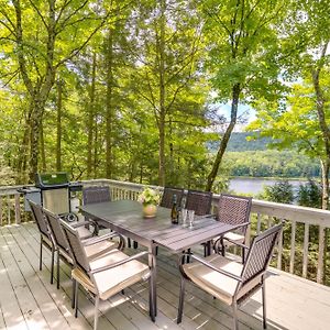 Great Barrington Lakeside Getaway With Kayak And Grill Exterior photo