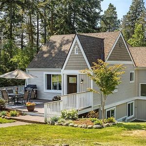 Secluded 4Br Nestled In Woods-Hot Tub/Dog Friendly Friday Harbor Exterior photo