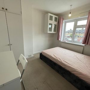 Private Double Room Morden (Greater London) Exterior photo