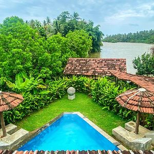 Waterland Negombo Exterior photo