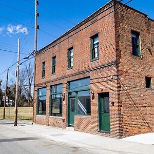 Luxury Multi-Unit Historic Building Near Downtown Roanoke Exterior photo