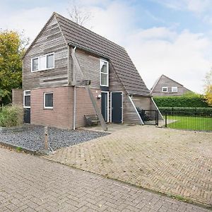 Praechtiges Ferienhaus Im Wassererholungspark Yn'E Lijte Grou - Leeuwarden Exterior photo