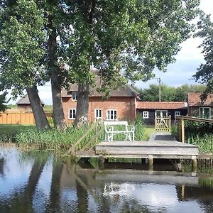 6 Bed In Wroxham 72652 Hoveton Exterior photo