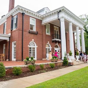 Truitt Vanderbilt Club LaGrange Exterior photo