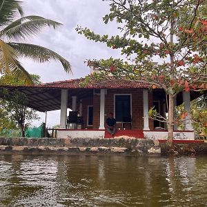 Pambaram Farms Haripād Exterior photo