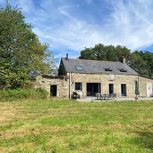 " La Petite Maison Dans La Prairie " Pluherlin Exterior photo