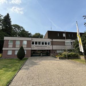 Haus Der Begegnung - Schoenstattzentrum Im Bistum Aachen Baesweiler Exterior photo