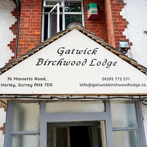 Gatwick Birchwood Lodge With Holiday Parking Horley Exterior photo