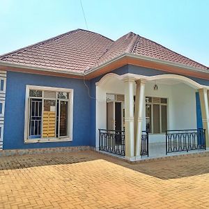 The Best Bed & Breakfast Kigali Exterior photo