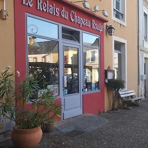 Le Relais Du Chapeau Rouge Vibraye Exterior photo