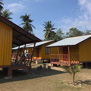 Mersing Chalet Teluk Sisek Kampung Sisek Exterior photo