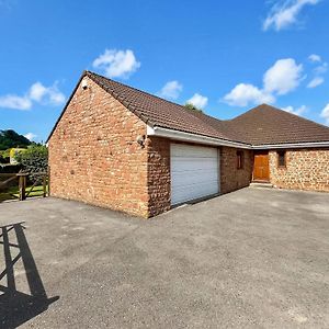 Meadow View Ubley Exterior photo