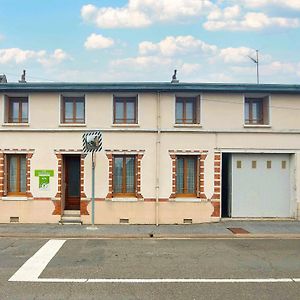 Maison Spacieuse Avec Jardin, Bbq, Table De Ping-Pong, Proche Commerces, Pour 9 Personnes Et Bebes - Fr-1-581-96 La Bazoche-Gouet Exterior photo