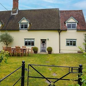 Peacocks Ley Cavendish Exterior photo